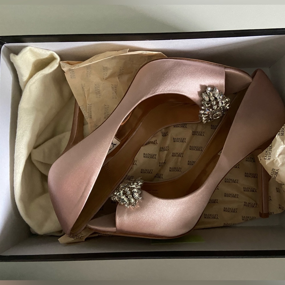 Badgley Mischka Crystal Embellishments Pumps